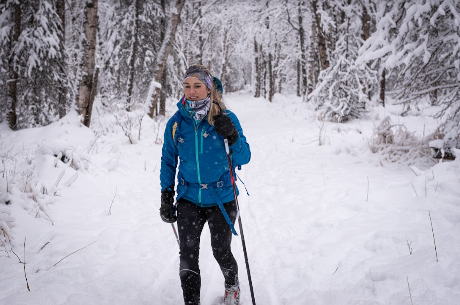Winter hiking base deals layer