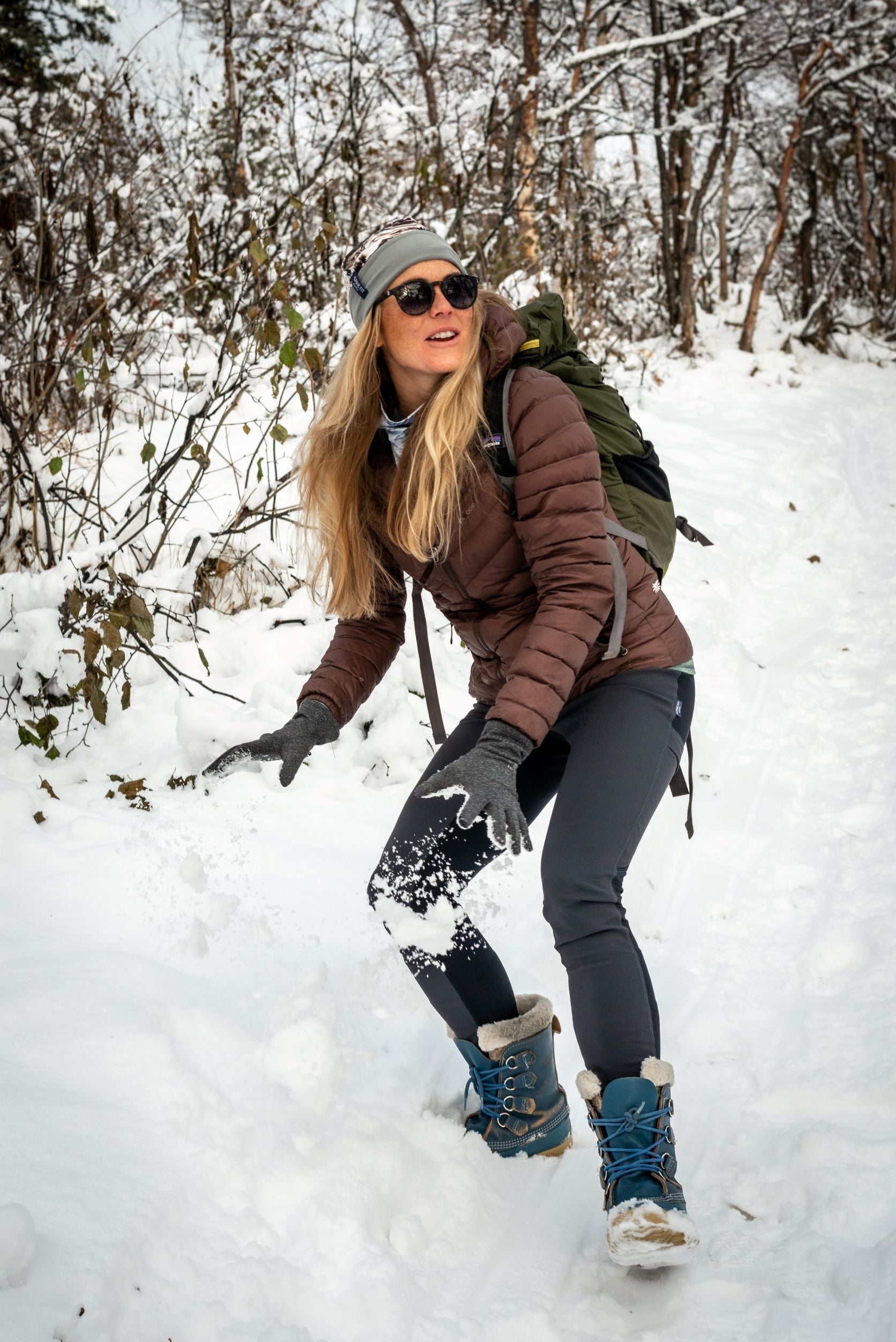 alpine fit hiking leggings on model outside winter