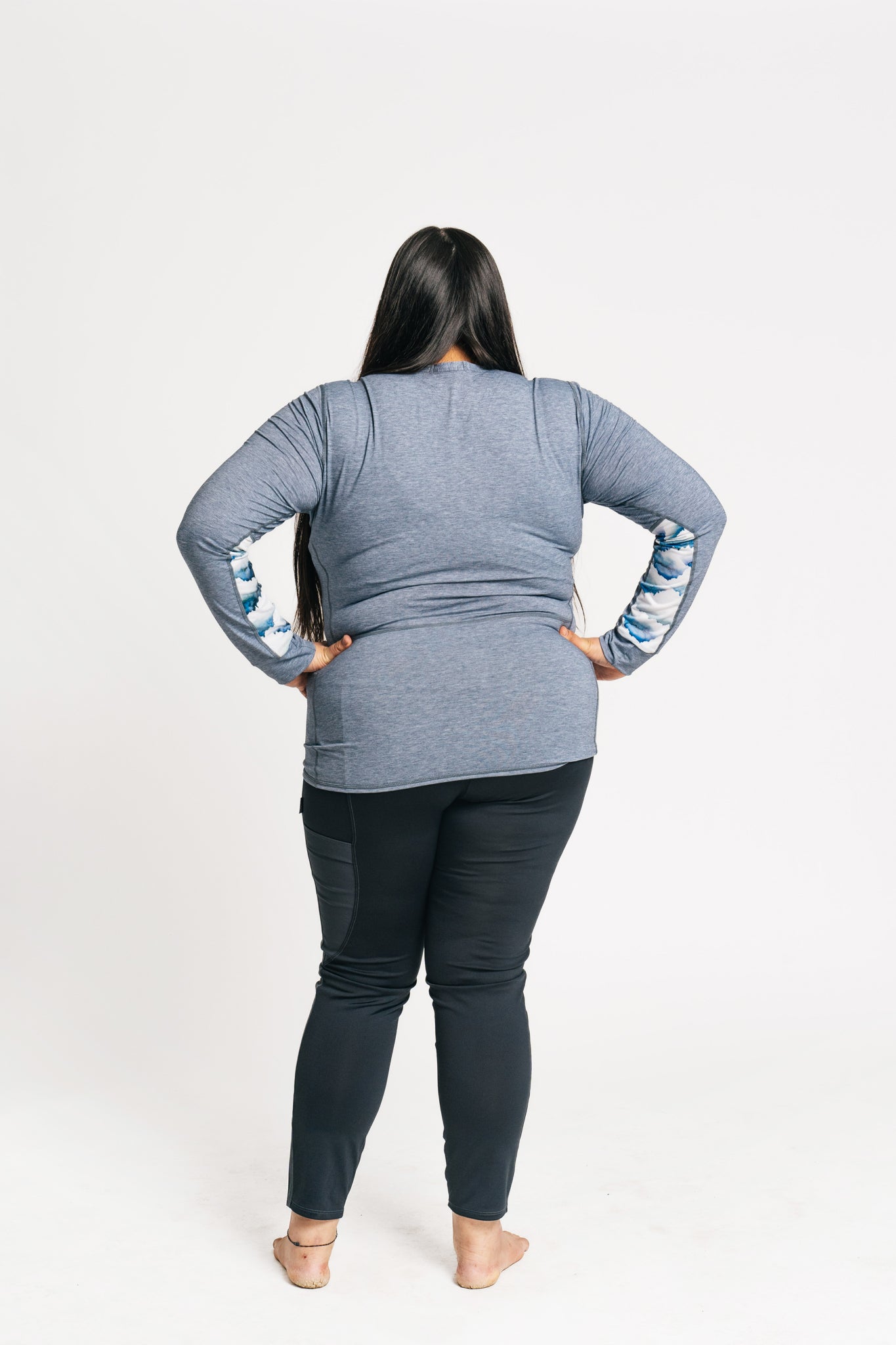 alpine fit hiking leggings on plus size model viewed from the back